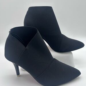 Source Unknown Sleek Black Ankle Booties